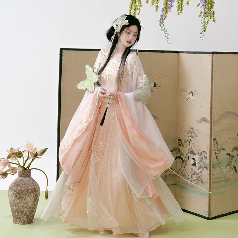 “桃瓣梦”宋制汉服：飘逸刺绣襦裙