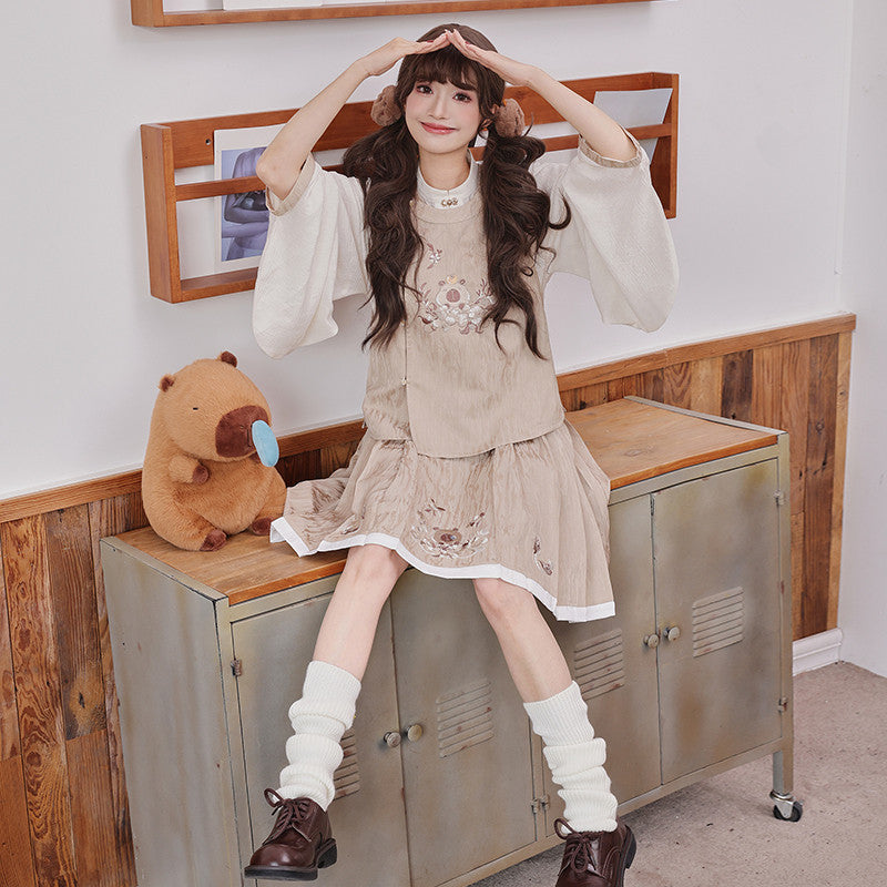 [Spring Capy] Ming Hanfu - Capybara Embroidered Mamian Set