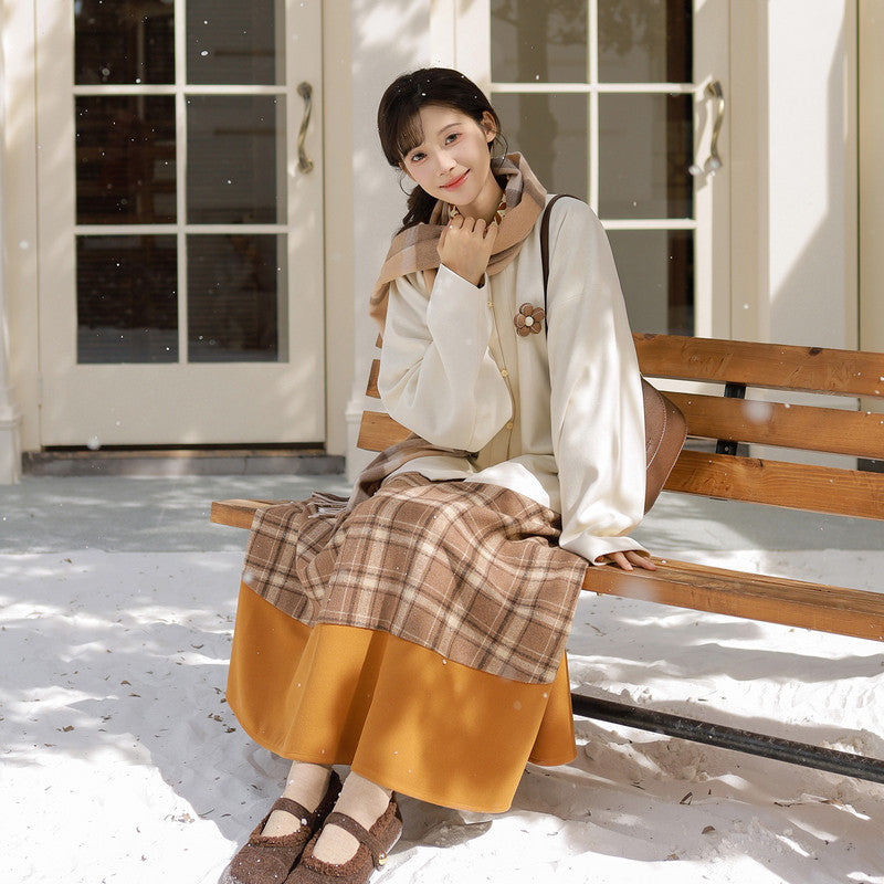 [XingRenKaoNai] Ming Hanfu: Bow-Sleeve Top & Plaid Skirt Set