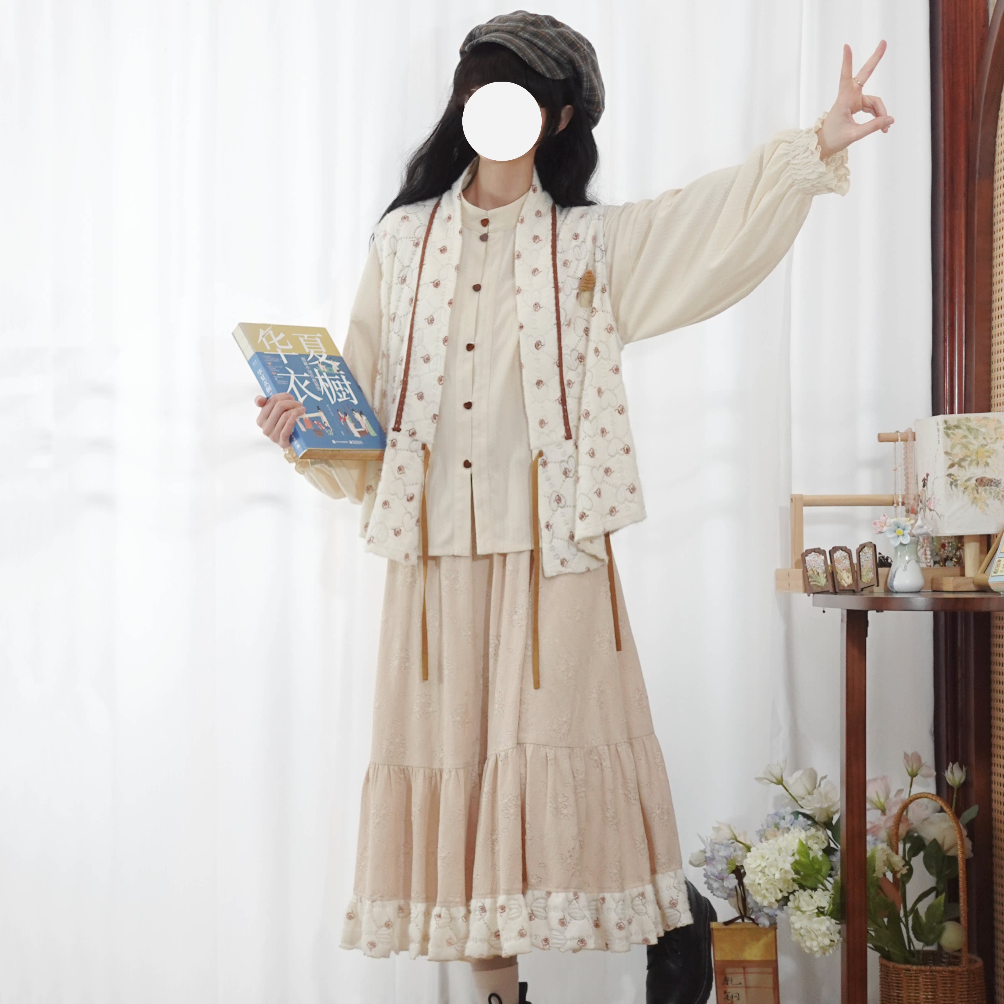 "Milk Tea Boba" Knitted Hanfu Set: Ming Vest & Half Skirt Main image