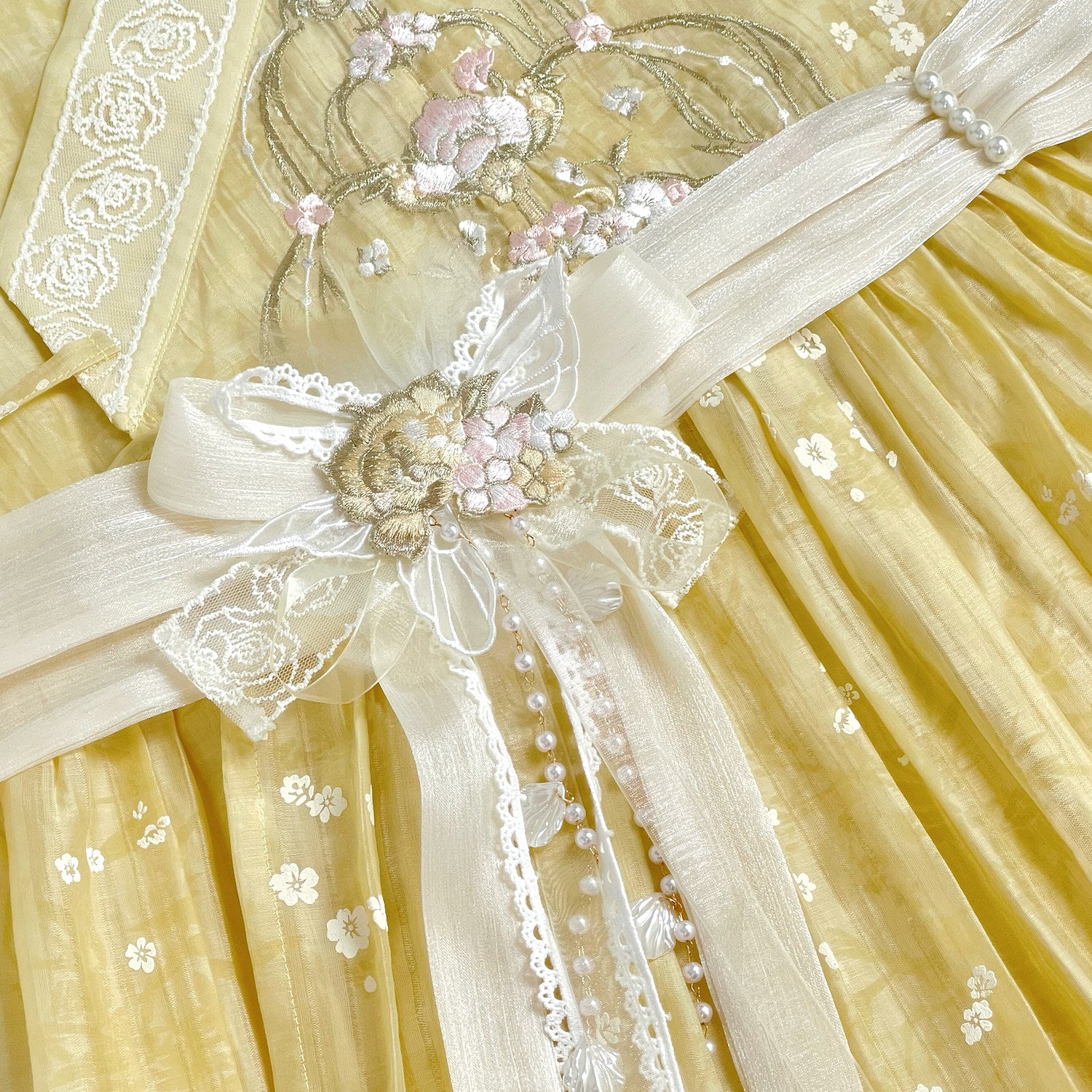"Enamel" Ming Hanfu Set: Tencel Embroidered Tielie & Overlay