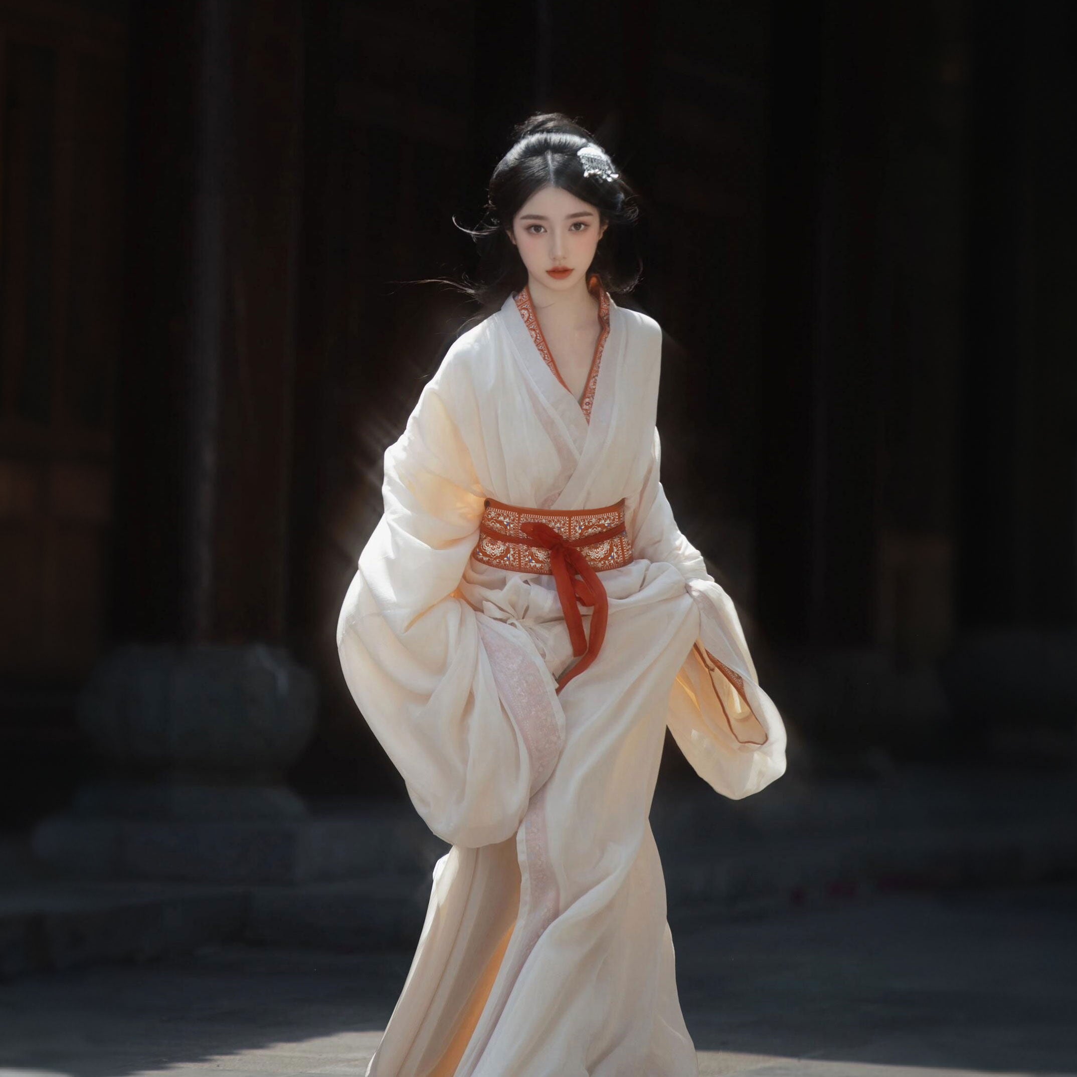 马山楚墓复原直裾汉服：战国袍