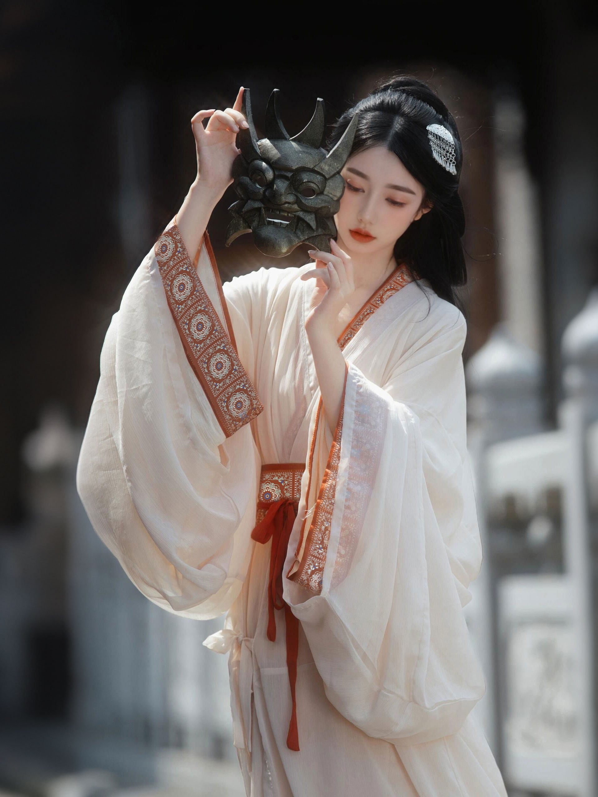 马山楚墓复原直裾汉服：战国袍