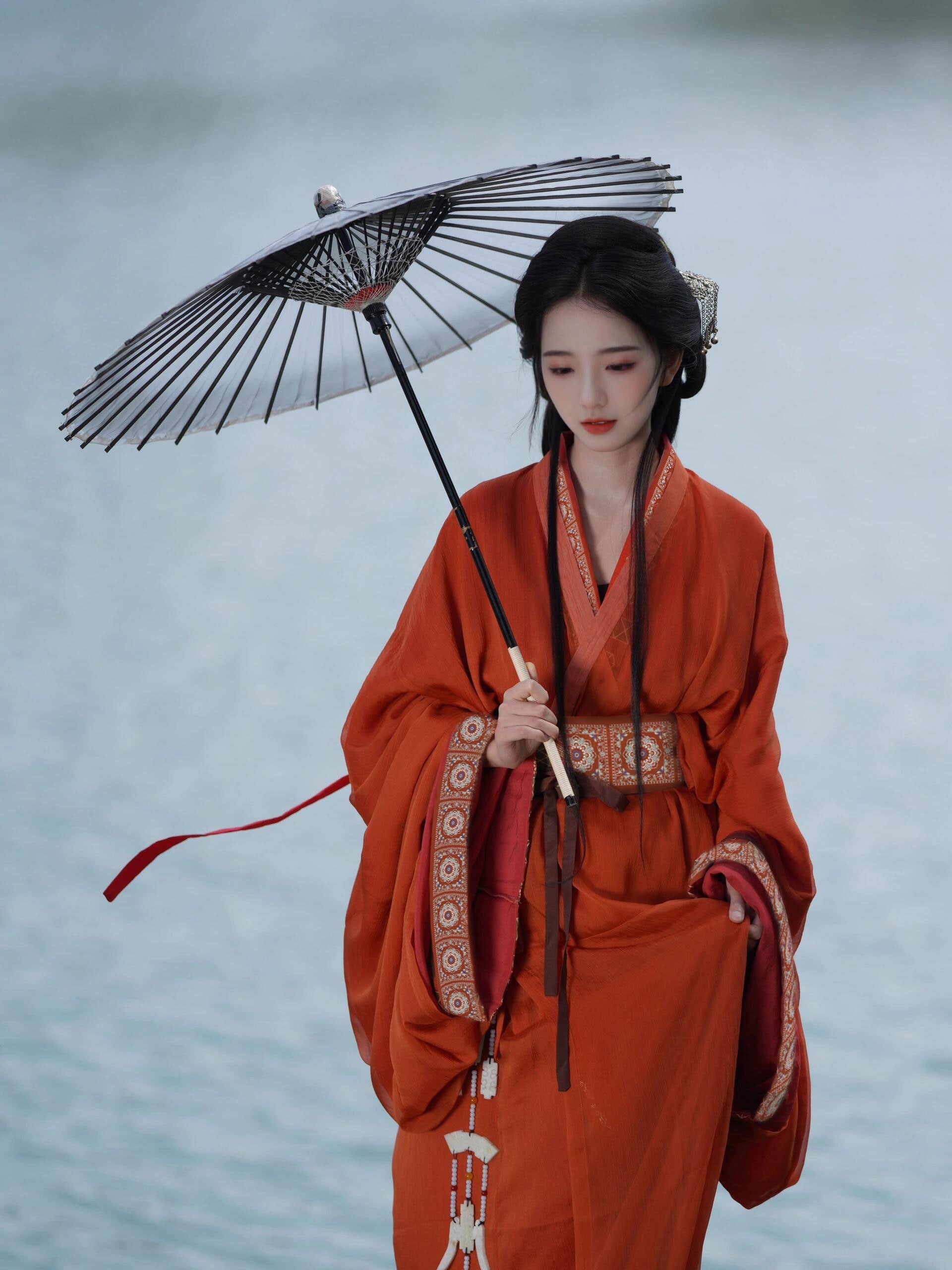 马山楚墓复原直裾汉服：战国袍