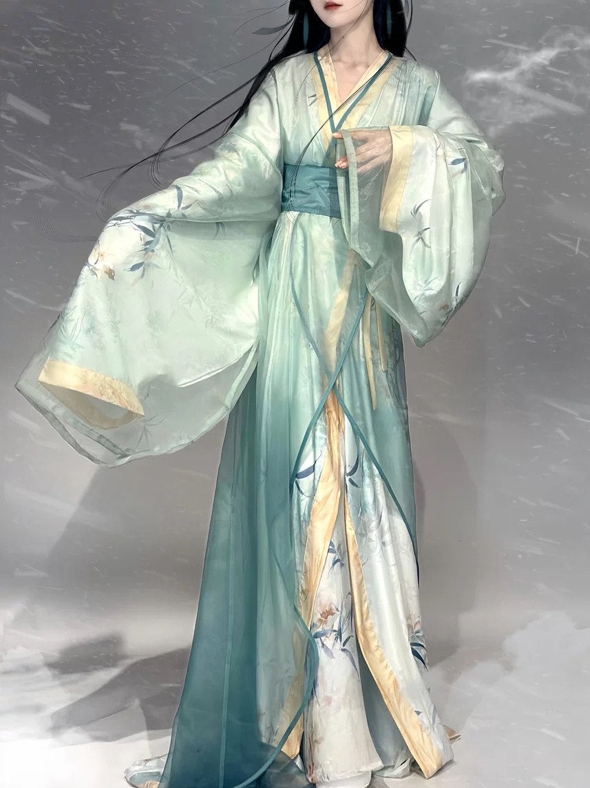 复原战国汉服：正宗曲裾深衣（带长拖裾）