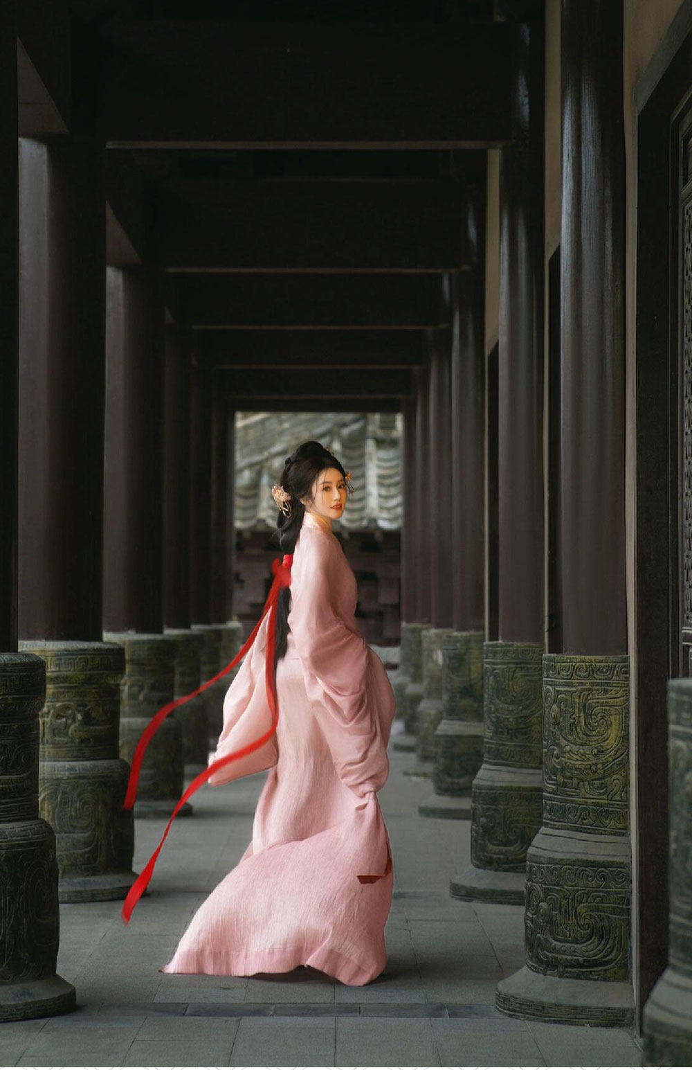 正宗战国直裾汉服：复原深衣长袍
