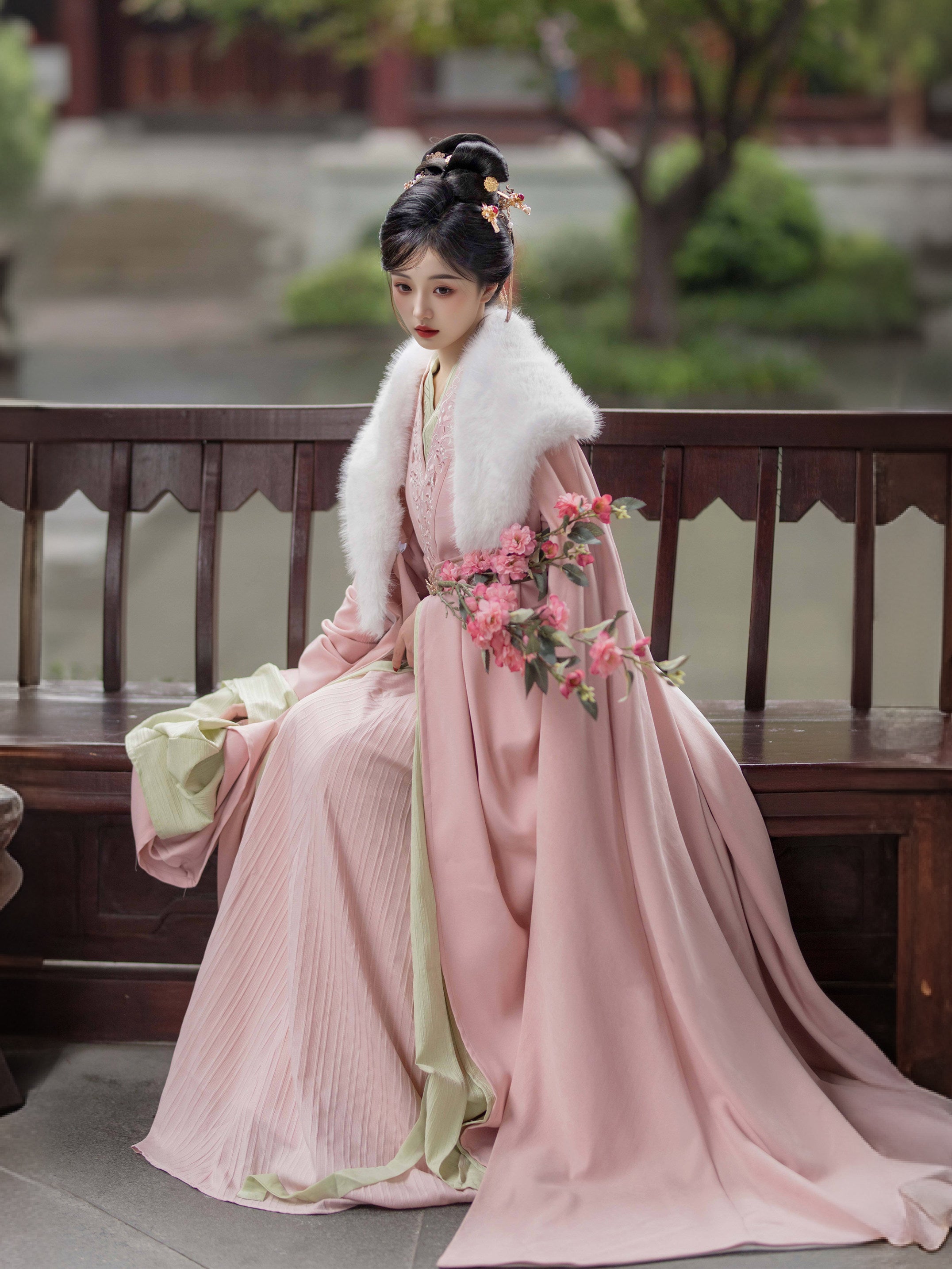玄宫魏晋风汉服：刺绣毛领披风 副图