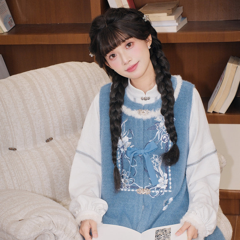 "Floating Fragrance" Winter Hanfu: Fleece-Lined Robe & Vest Set