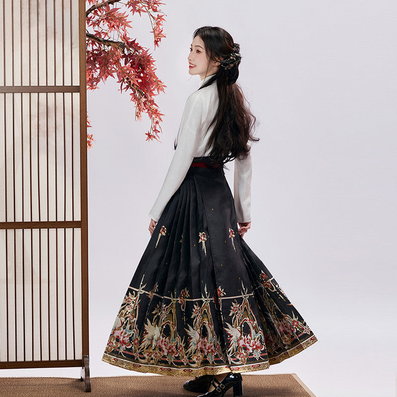 明制红马面裙套装：婚礼与新年汉服