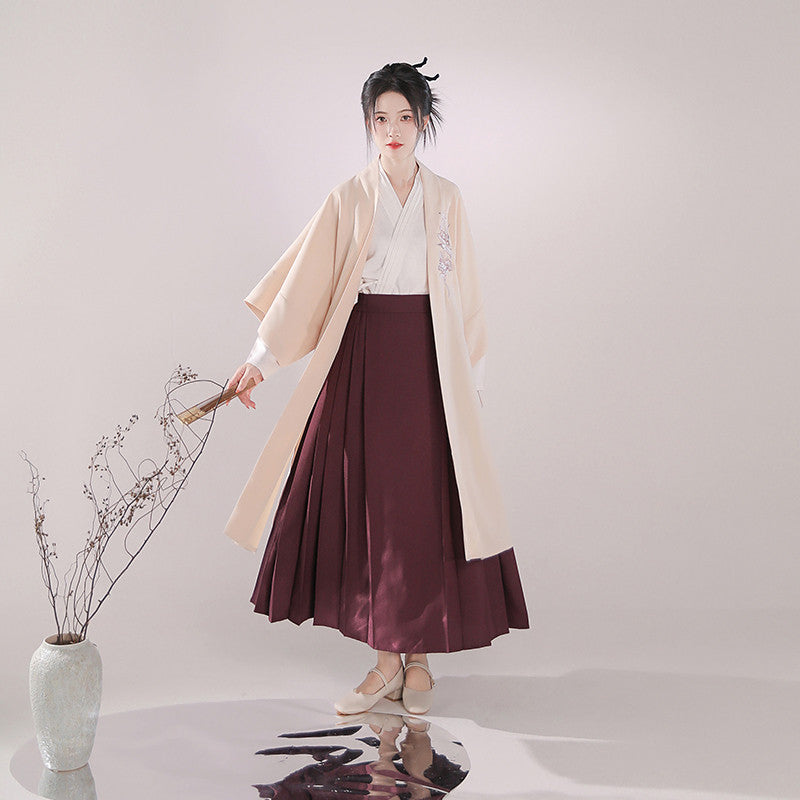 "Embers & Roses" Modern Hanfu: Autumn Mamian Skirt & Robe Set Secondary image