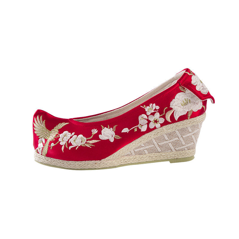 Tongque Pointed Hanfu Shoes | Embroidered Flat & Wedge