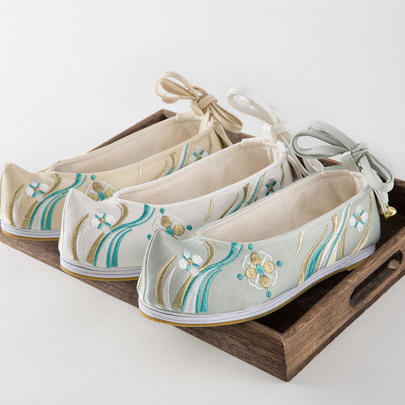 Feitian Embroidered Hanfu Shoes | Traditional Bell Lace-up Main image