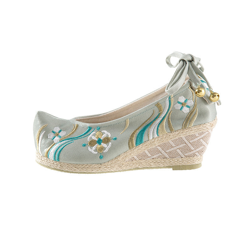 Feitian Embroidered Hanfu Shoes | Traditional Bell Lace-up