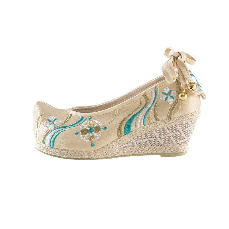 Feitian Embroidered Hanfu Shoes | Traditional Bell Lace-up