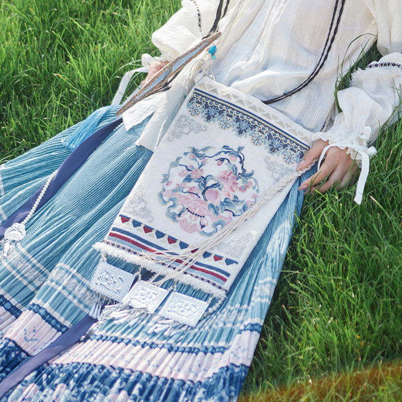 Vintage Ethnic Embroidered Crossbody Bag - Chinese Style Main image