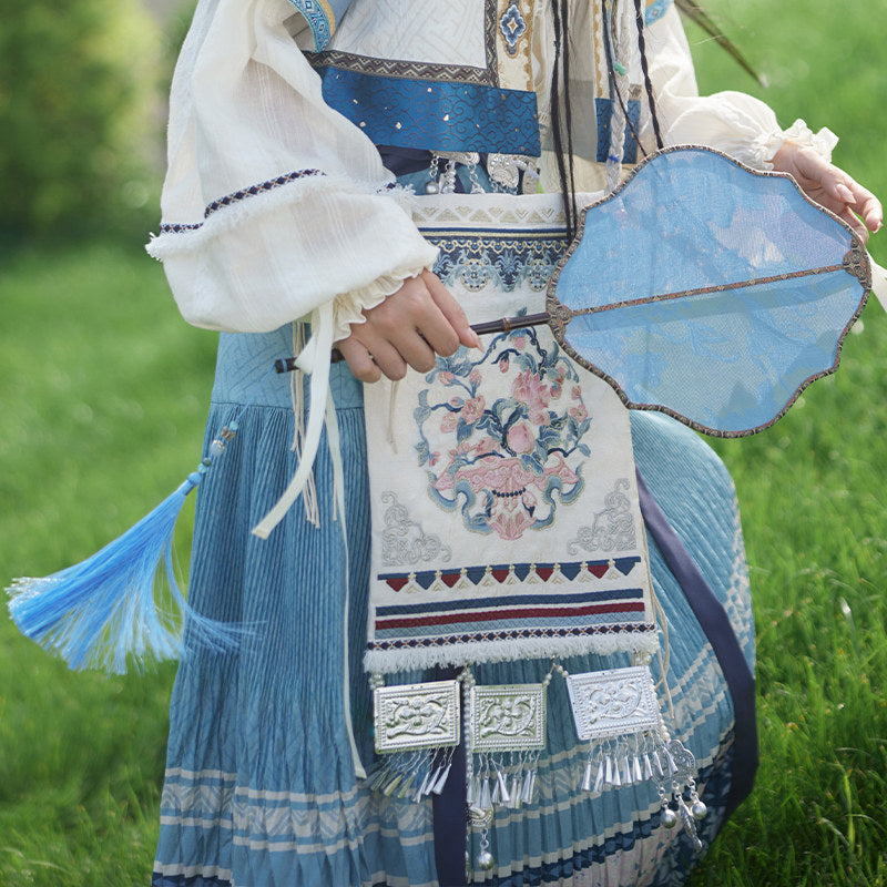 Vintage Ethnic Embroidered Crossbody Bag - Chinese Style Secondary image