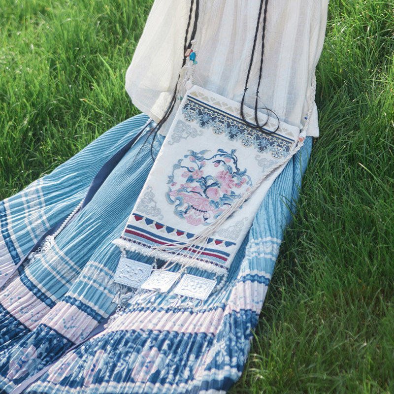 Vintage Ethnic Embroidered Crossbody Bag - Chinese Style