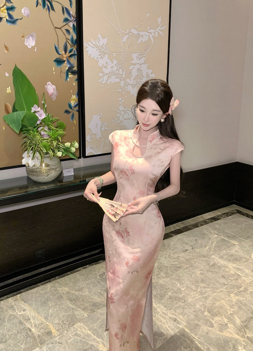 Soft Pink Rose Jacquard Qipao | Vintage Romance Keyhole Cheongsam