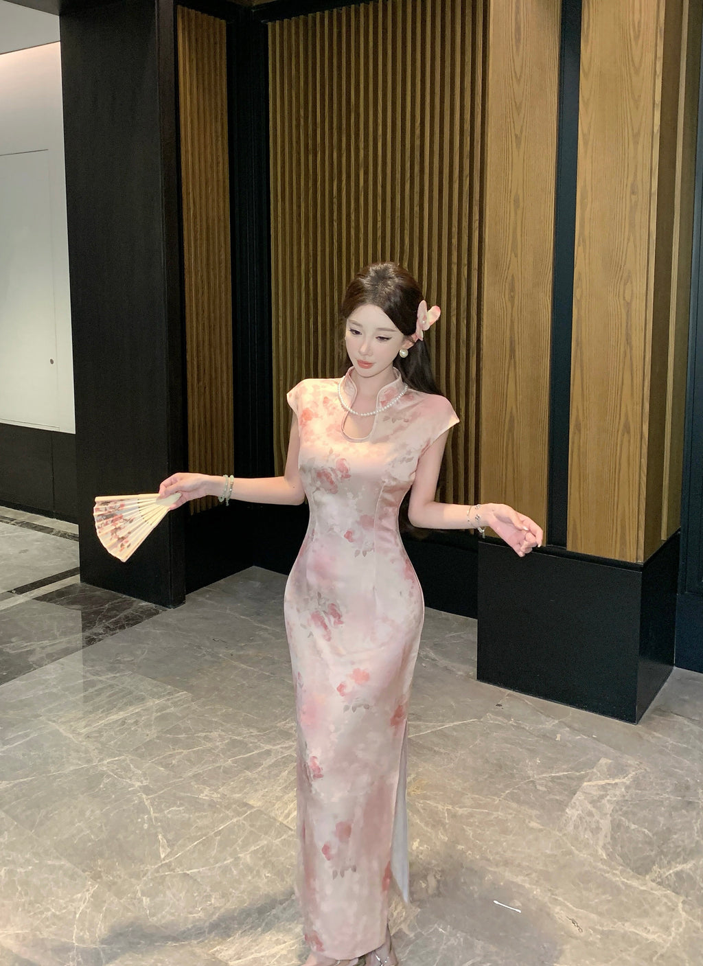 Soft Pink Rose Jacquard Qipao | Vintage Romance Keyhole Cheongsam