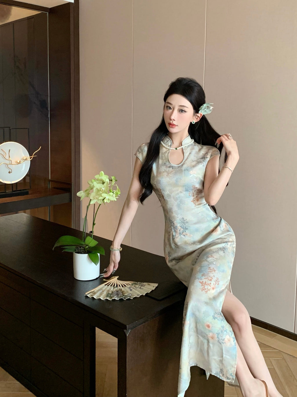 荷花翠绿钥匙孔旗袍 | 优雅扇贝袖旗袍