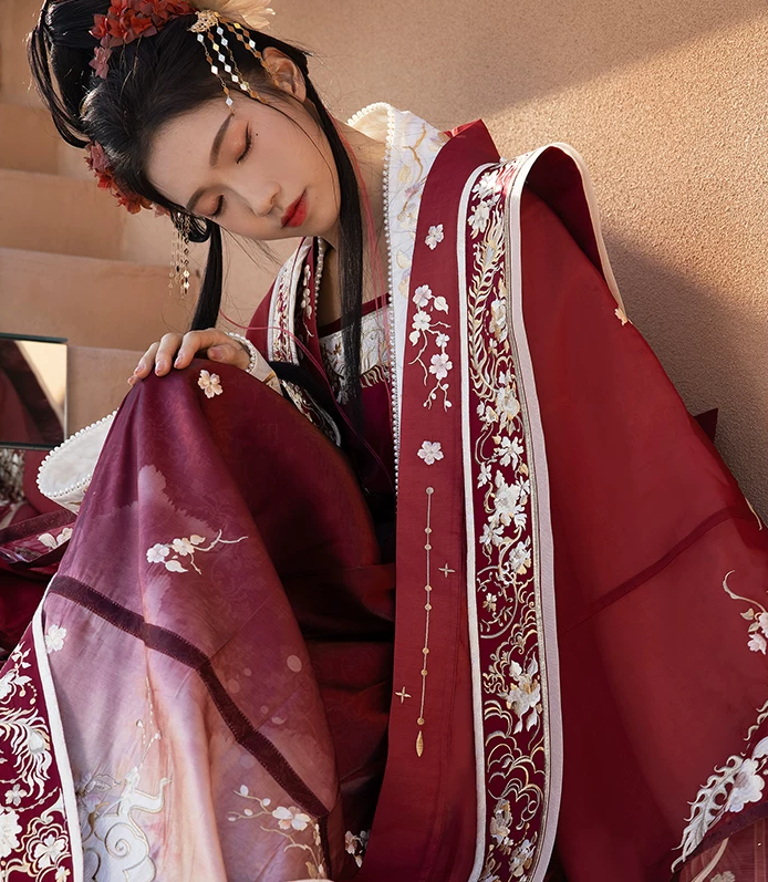 "Qinse Qi" Chinese Wedding Hanfu: Embroidered Robe & Xiapei Set
